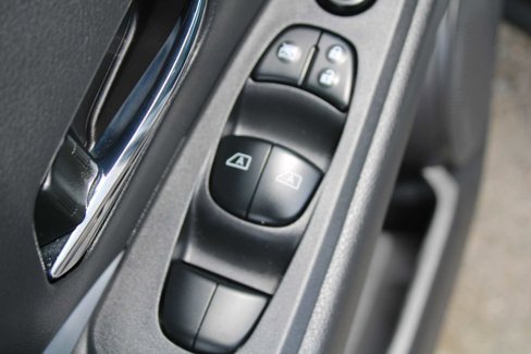 Used 2022 Nissan Kicks SR w/ Premium Package image 19
