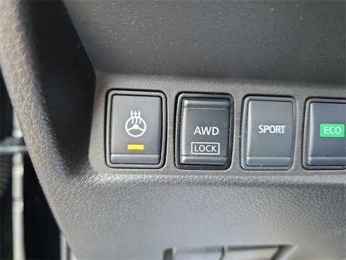 Certified 2020 Nissan Rogue Sport SL w/ Premium Package image 32
