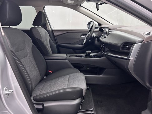 Used 2023 Nissan Rogue SV image 21