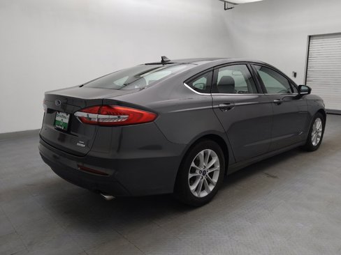 Used 2020 Ford Fusion SE image 9