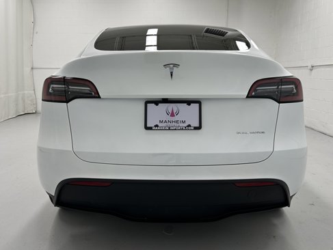 Used 2023 Tesla Model Y Long Range image 7