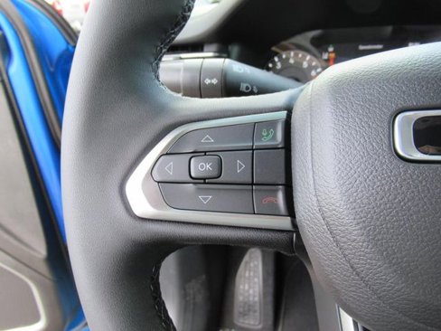 New 2025 Jeep Compass Latitude w/ Mopar Graphics Package image 18