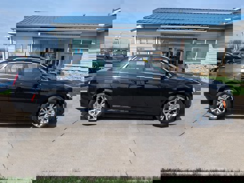 Used 2017 Chrysler 300 Touring w/ Value Package image 2