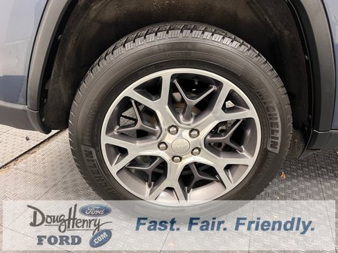 Used 2019 Jeep Grand Cherokee Limited image 15
