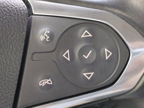 Used 2021 Chevrolet Traverse LT image 24