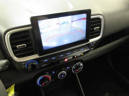 Used 2020 Hyundai Venue SE image 23