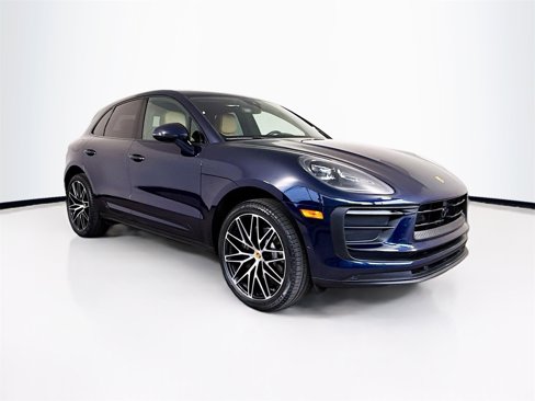 Certified 2022 Porsche Macan image 7