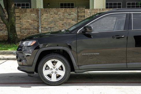 Used 2022 Jeep Compass Latitude image 21