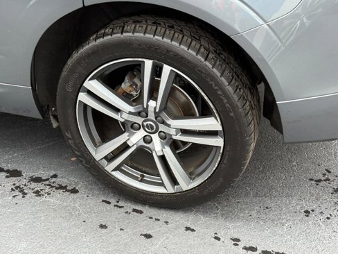 Used 2021 Volvo XC60 T5 Momentum w/ Advanced Package image 8