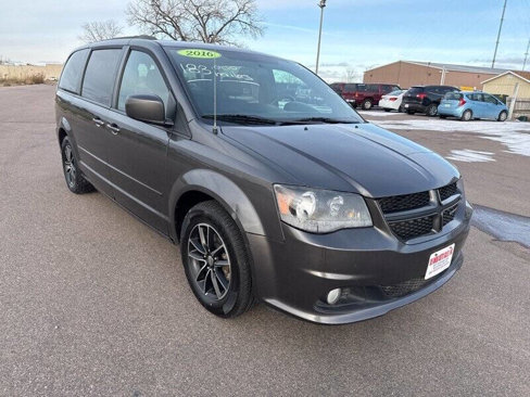 Used 2016 Dodge Grand Caravan R/T image 11