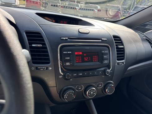 Used 2018 Kia Forte LX w/ Sports Package image 17