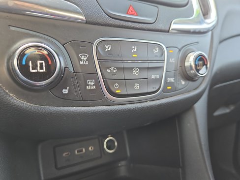 Used 2020 Chevrolet Equinox LT image 27