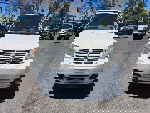 Used 2010 Dodge Grand Caravan SE w/ Popular Equipment Group image 9