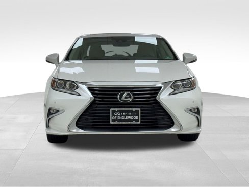 Used 2018 Lexus ES 350 w/ Navigation System Package image 2