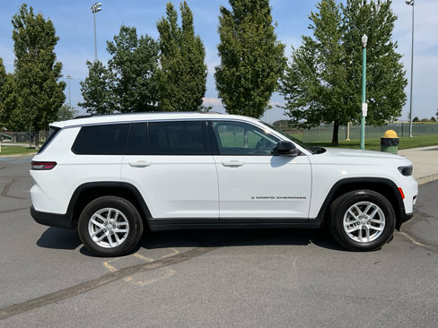 Used 2023 Jeep Grand Cherokee L Laredo image 2