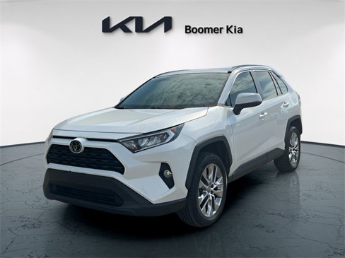 Used 2021 Toyota RAV4 XLE Premium image 1