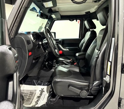 Used 2016 Jeep Wrangler Unlimited Rubicon image 12