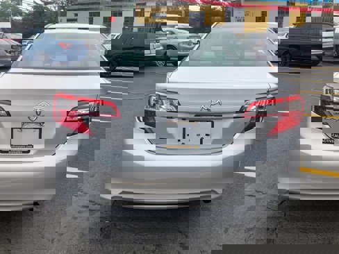 Used 2014 Toyota Camry L image 6
