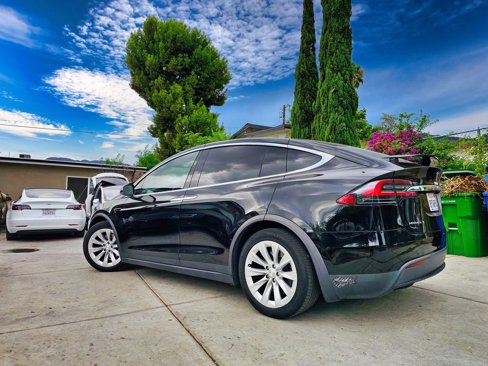 Used 2017 Tesla Model X 75D image 3