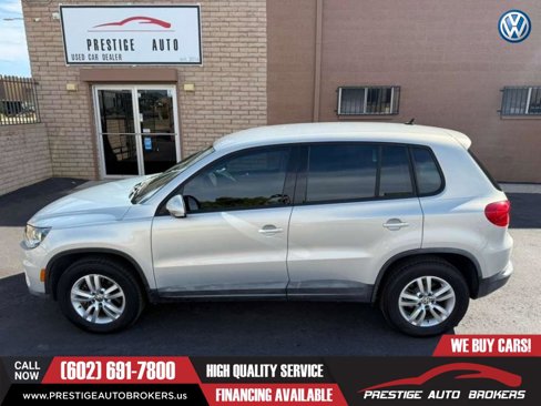 Used 2012 Volkswagen Tiguan SE image 2