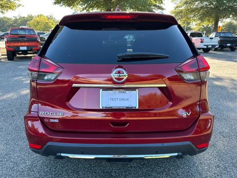 Used 2020 Nissan Rogue SV w/ Premium Package image 6
