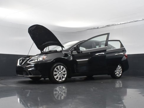 Used 2018 Nissan Sentra S image 29