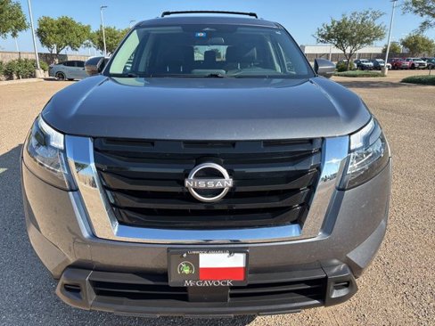 Used 2022 Nissan Pathfinder SV w/ SV Premium Package image 10