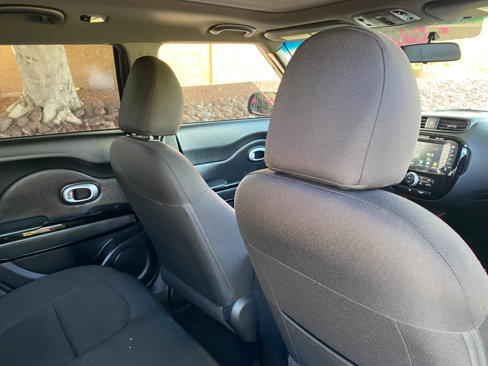 Used 2015 Kia Soul + image 34