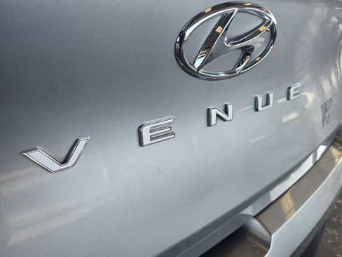 Used 2024 Hyundai Venue SE image 26