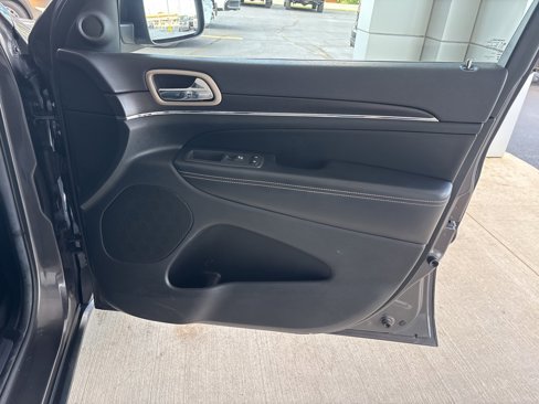 Used 2014 Jeep Grand Cherokee Limited image 31