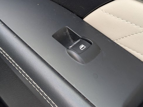 Used 2018 Ford Explorer Platinum image 38