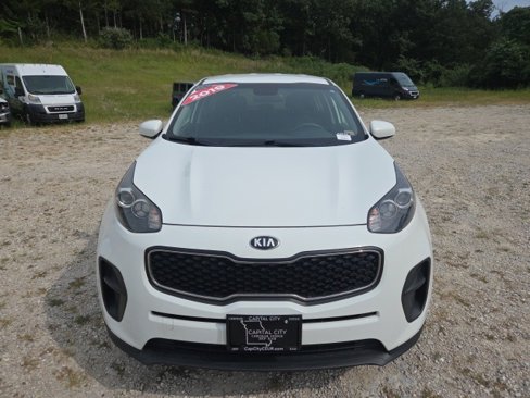 Used 2019 Kia Sportage LX image 2