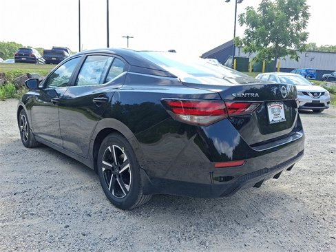 New 2025 Nissan Sentra SV image 3