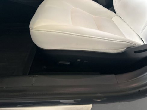 Used 2020 Tesla Model 3 Long Range image 37