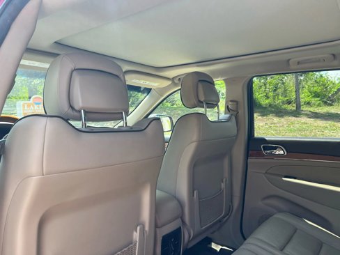 Used 2013 Jeep Grand Cherokee Overland image 22