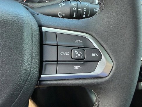 New 2026 Jeep Compass Latitude image 12