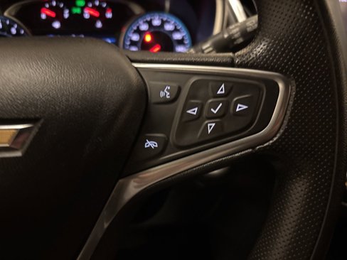 Used 2020 Chevrolet Equinox LT image 18