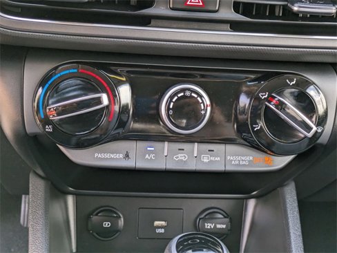 Used 2023 Hyundai Kona SEL image 18