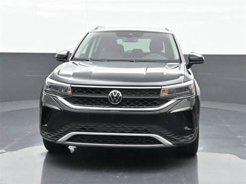 Used 2023 Volkswagen Taos SE w/ Panoramic Sunroof Package image 15