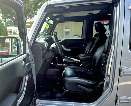Used 2014 Jeep Wrangler Unlimited Sahara w/ Dual Top Group image 13