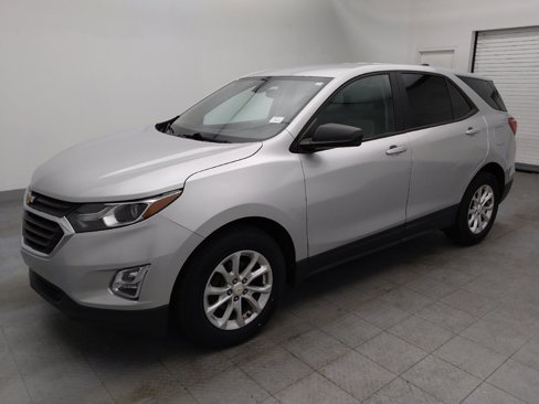 Used 2018 Chevrolet Equinox LS image 2