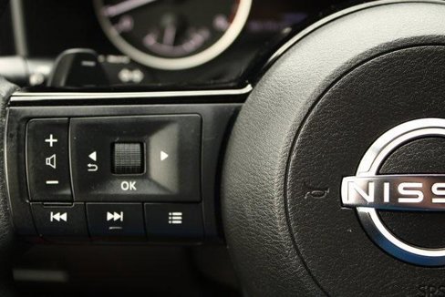 Used 2023 Nissan Rogue SV image 14