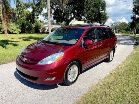 Used 2008 Toyota Sienna XLE Limited image 1