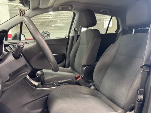 Used 2021 Chevrolet Trax LS w/ Tint and Cruise Package image 17
