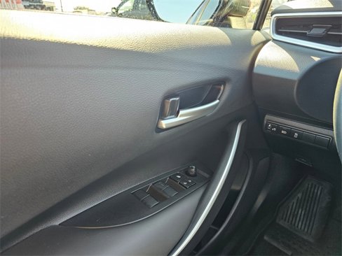 Used 2025 Toyota Corolla SE image 29