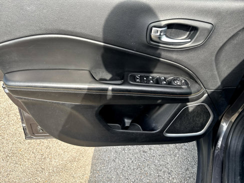Used 2019 Jeep Compass Latitude w/ Popular Equipment Group image 6