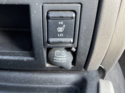 Used 2004 Jeep Grand Cherokee Limited w/ Cold Weather Group image 19