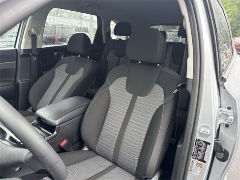 Used 2021 Kia Sorento LX image 18
