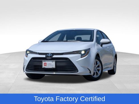 Certified 2025 Toyota Corolla LE image 1