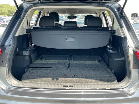 Used 2022 Volkswagen Tiguan SE image 23